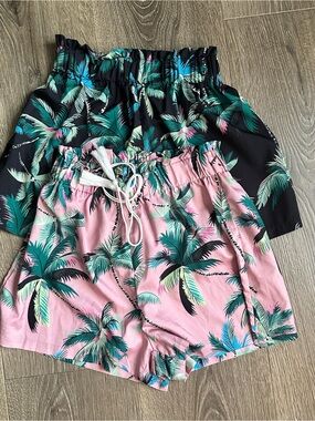 Pair of Women’s Tropical Print Shorts Size XLarge